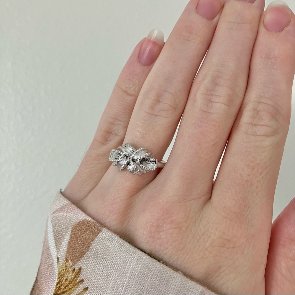 Avon Ribbon Knot Silver Ring Minimal Bow 1970s Classic Simple Silvercore Casual